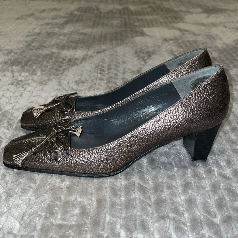Stuart Weitzman Gold Printed Patent Leather Square Toe Pumps. Size 6.5.‎